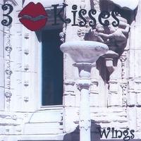 3 Kisses : Wings