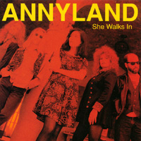 Annyland : She Walks In