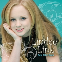 LINDEE LINK: New Kid In Town