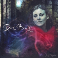 Liz Tapia : Dark Beauty
