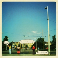 【mag】 : Like a bird in a cage