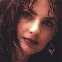 Tia McGraff : Outside Of The Circle